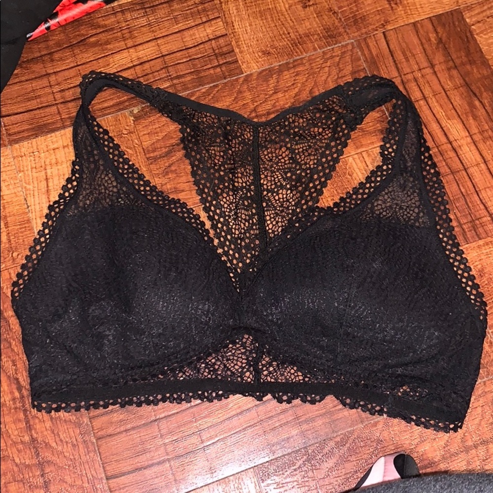 Victoria’s Secret lace bralette❣️
